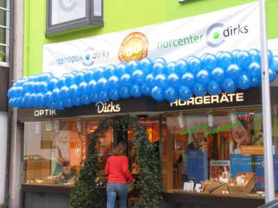 Ballondekoration Dirks Hörgeräte, Werbeservice zum Geschäftsjubiläum