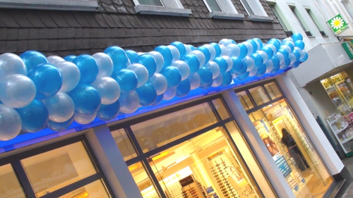 Ballondekoration zur Eröffnung einer Filiale