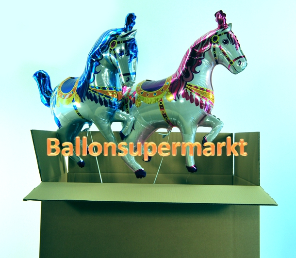 Folienballons mit Helium zur Lieferung im Karton